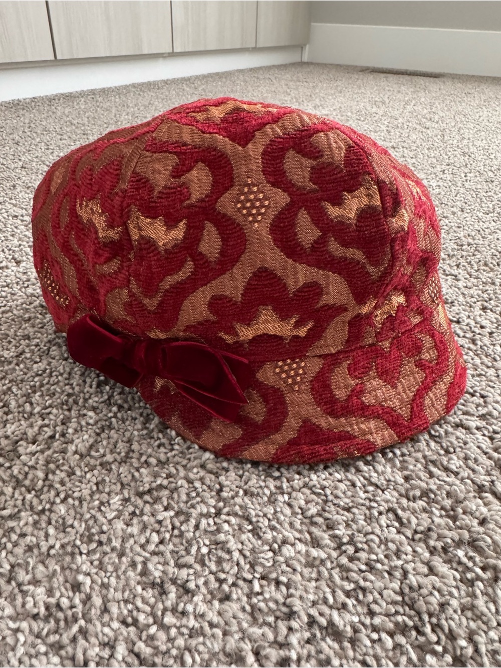 Liz Claiborne Red and Tan Patterned Bow Cap vintage